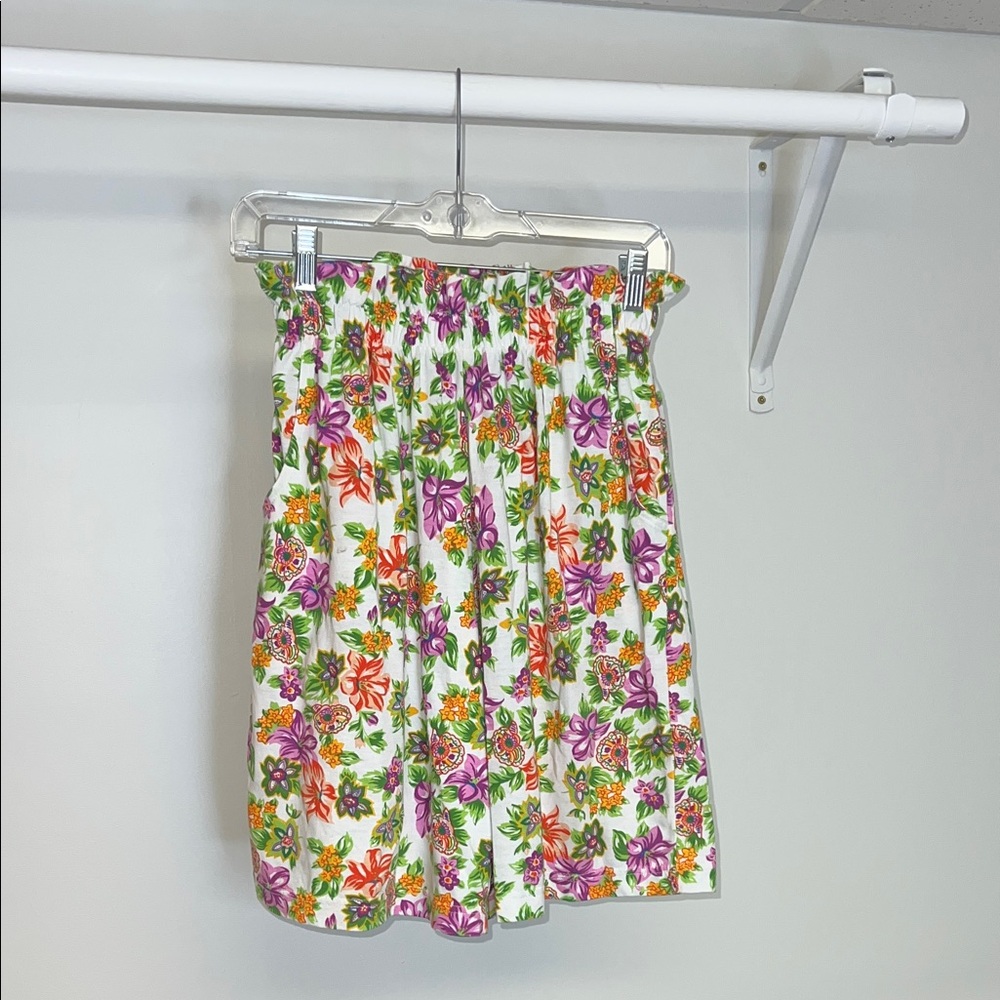 Casual Corner 90’s Flowy Floral Women's Shorts- M